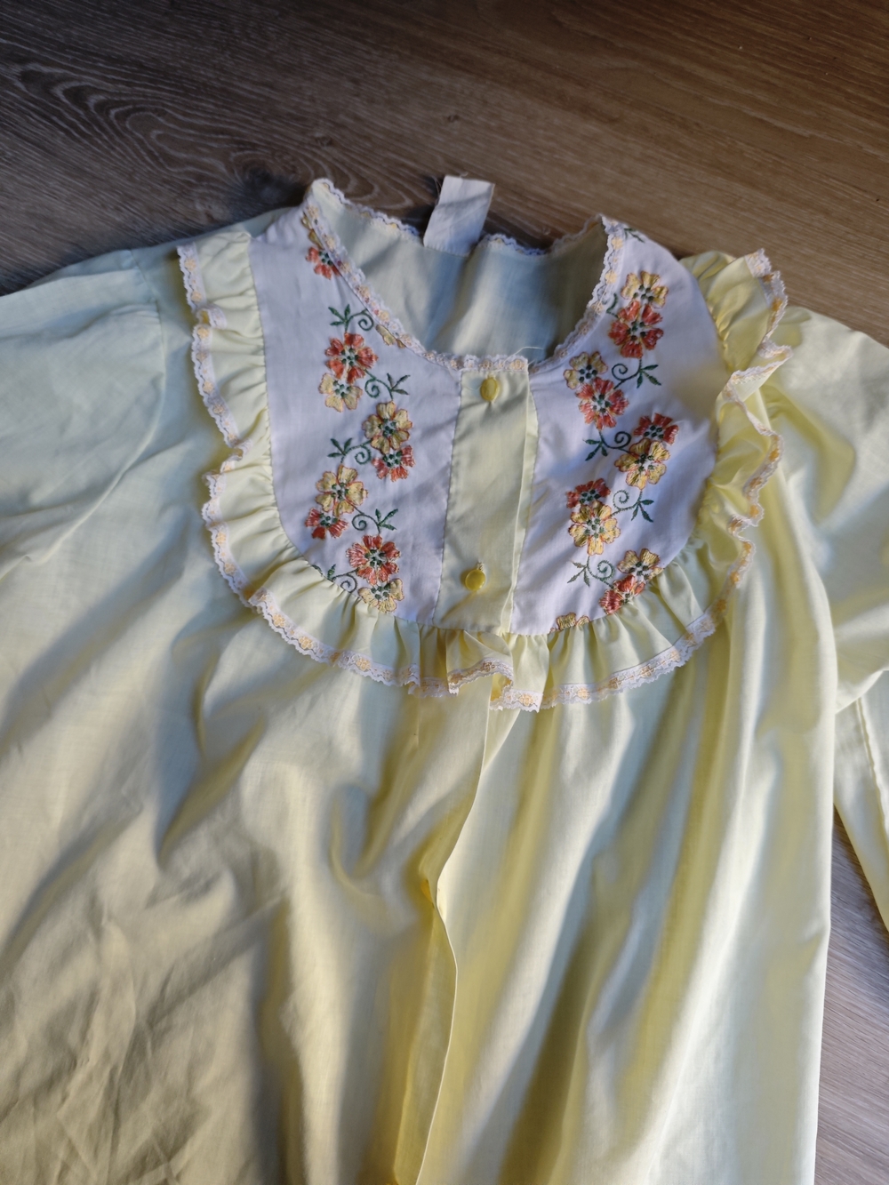 Vintage  Slumber Suzy Yellow Embroidered Ruffle Nightgown